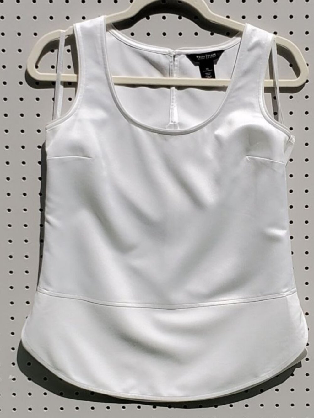 White House Black Market Blouse White Sleeveless Blouse. Size XS
